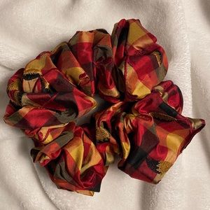 Vintage Scrunchie (single, red)